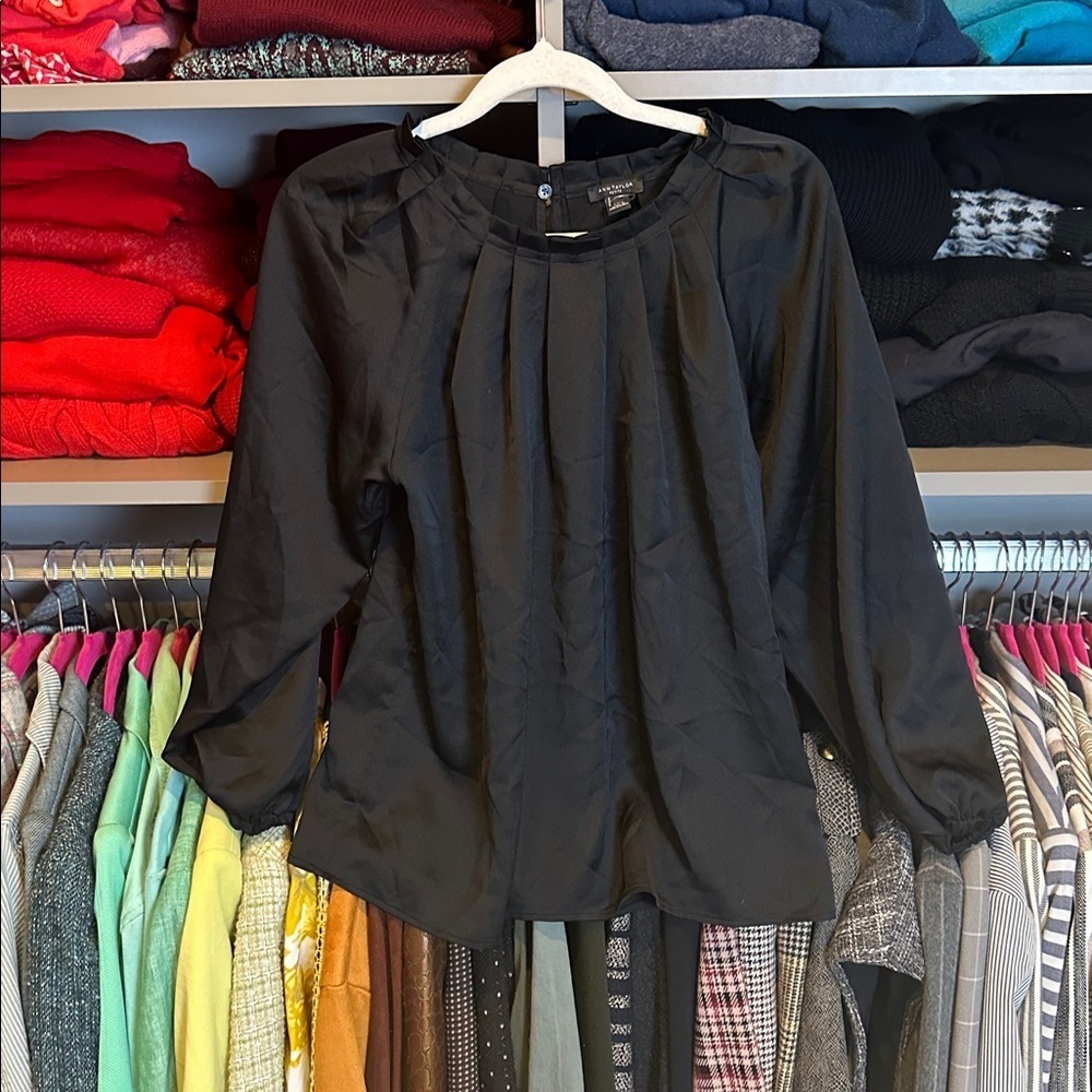 Ann Taylor black pin tuck neckline long sleeve satiny blouse size XXSP NWOT
